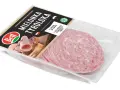 Plastikowe opakowanie z plastrami mielonki tyrolskiej Bell. Idealna na kanapki, bez dodatku wzmacniaczy smaku.