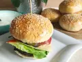 Co zrobić z bułki do hamburgerów? 10 kreatywnych przepisów, które zaskoczą