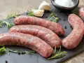 Ile majeranku na 1 kg kiełbasy, aby uniknąć gorzkiego smaku?