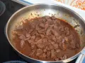 Jak uratować twarde mięso w gulaszu? Sekrety kruchości wołowiny