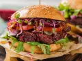 Puszyste burgery z chudego mięsa? Odkryj sekrety soczystości!