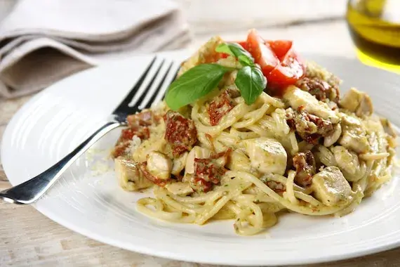 Rodzaje spaghetti: odkryj różnorodność smaków i idealne połączenia