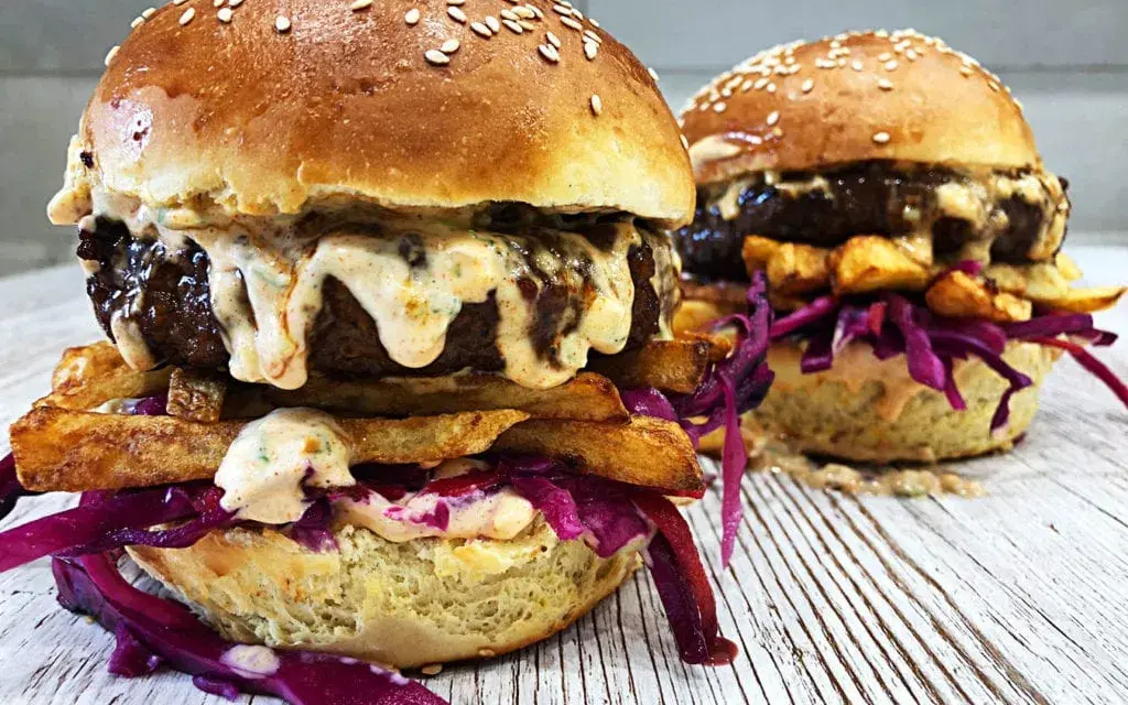 Jak przygotować mrożone hamburgery, aby były soczyste i smaczne
