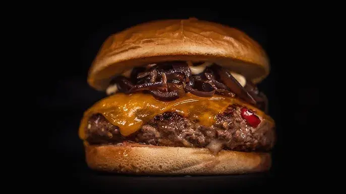 Jak składać burgera, aby uniknąć najczęstszych błędów i cieszyć się smakiem