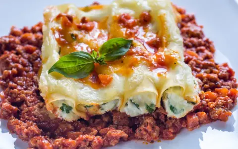 Nadziewanie cannelloni bez bałaganu? Poznaj triki eksperta!