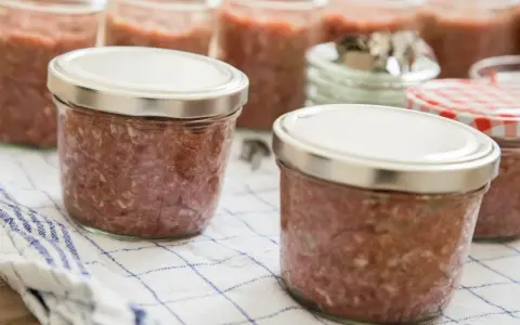 Tyndalizacja mielonki: bezpieczny przepis krok po kroku na lata!