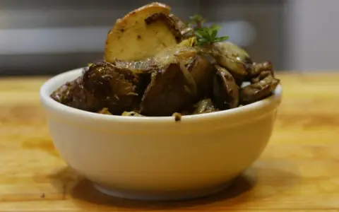 Jak przyprawić wątróbkę, by zyskała wyjątkowy smak i aromat