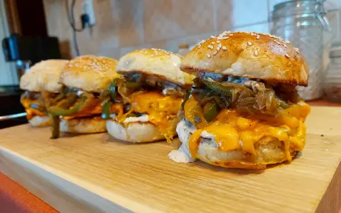 Karmelizowana cebula: Ile czasu na idealny dodatek do burgera?