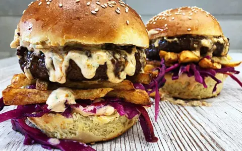 Jak przygotować mrożone hamburgery, aby były soczyste i smaczne
