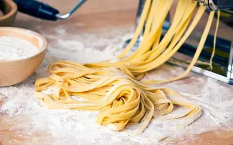 Makaron bez maszynki? Tak! Zrób domowy makaron jak włoska nonna