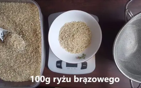 Ile gotować ryż brązowy, aby był idealnie miękki i aromatyczny