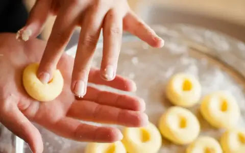 Kluski śląskie z czym na obiad? Oto najlepsze połączenia smakowe