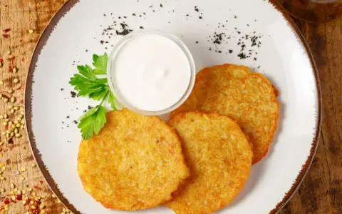 Chrupiące placki ziemniaczane bez ciemnienia? Mój sekretny przepis!