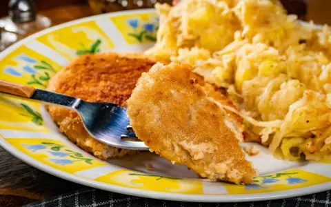 Twój burger się kurczy? Odkryj triki na idealnie płaski kotlet