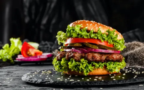 Soczysty burger z marketu? Wybierz mięso jak ekspert!