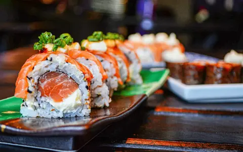 Sushi w Lublinie dla początkujących – co warto wiedzieć przed pierwszą wizytą?