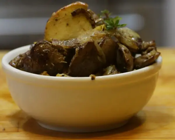 Jak przyprawić wątróbkę, by zyskała wyjątkowy smak i aromat
