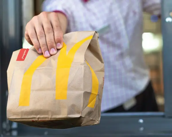 Ile kosztuje burger w McDonald's? Ceny, które zaskoczą każdego