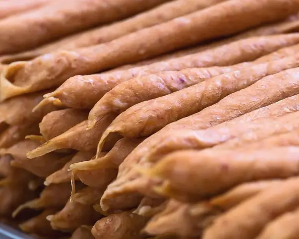 Kiełbasa rybna – proste przepisy na smaczne i zdrowe dania
