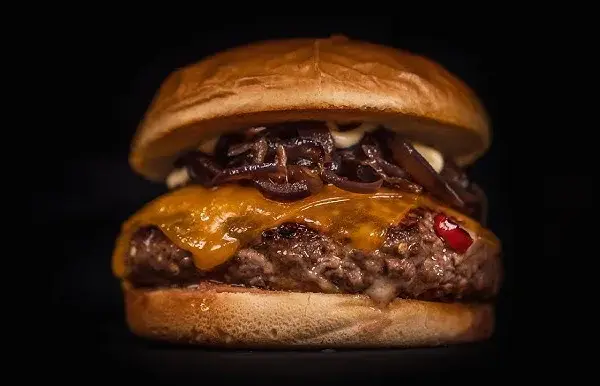 Jak składać burgera, aby uniknąć najczęstszych błędów i cieszyć się smakiem