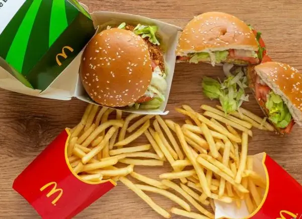 Ile kosztuje veggie burger w McDonald's? Ceny, które zaskoczą!