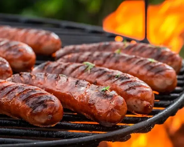 Najlepsza kiełbasa z grilla w Krakowie - gdzie zjeść smacznie?