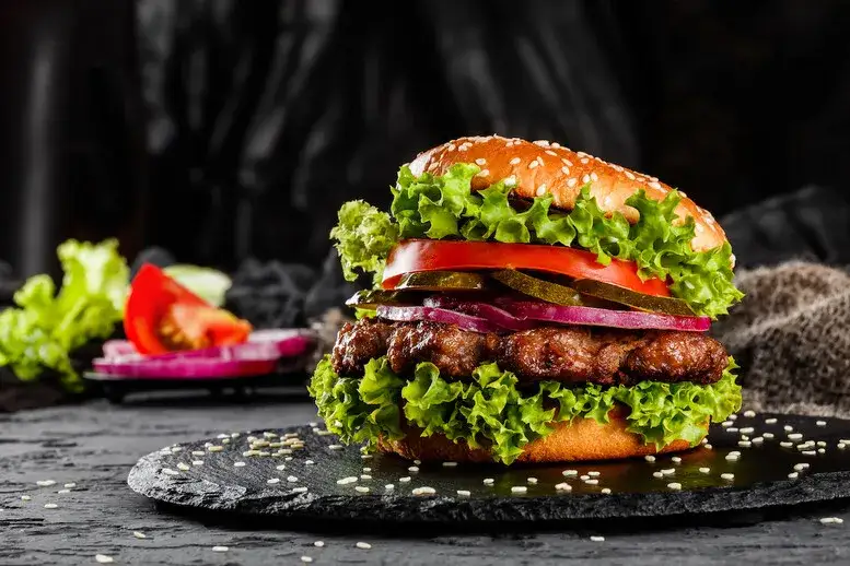 Zdjęcie Jak podgrzać bułki do hamburgerów z Biedronki, by były idealne?