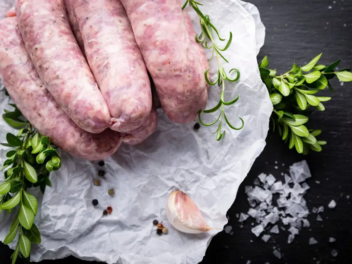 Zdjęcie Kiełbasa gotowana kcal - ile kalorii naprawdę ma Twoja kiełbasa?